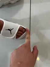 2024 Fashion New Brands LED Lighted Baby Casual Shoes Glowing Cute Infant Tennis Glowing Leisure Toddlers Girls Boys Sandals