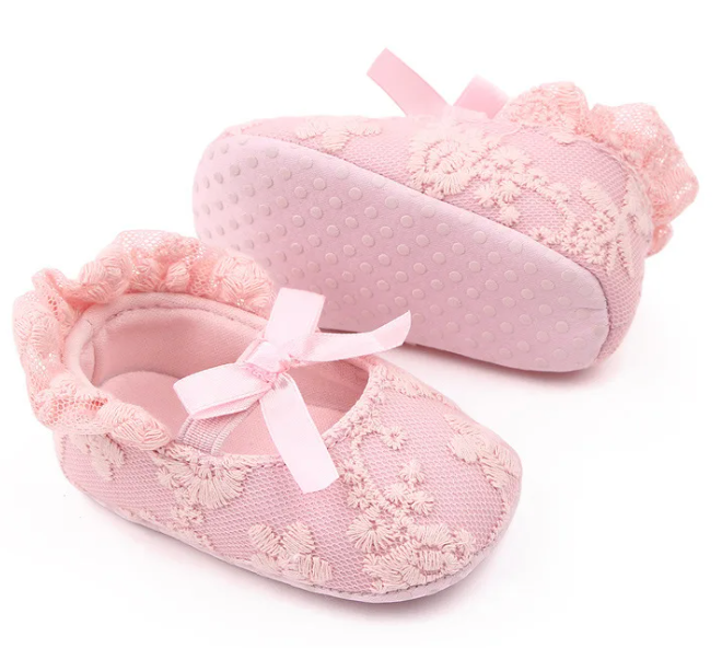 Baby Soft Sole Baby Shoe 0-1 Year Old Dress Bow Princess Shoes Embroidered Flower Lace Infant Toddlers Walking Shoes Four Season